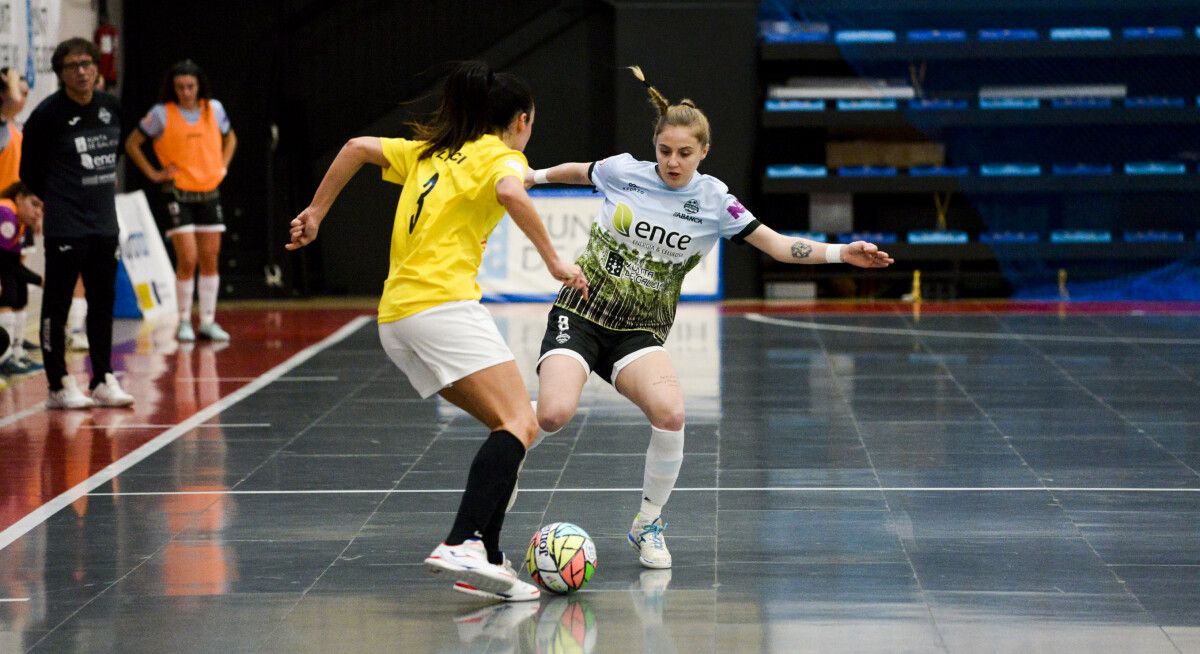 Partido de liga entre Marín Futsal e Les Corts na Raña