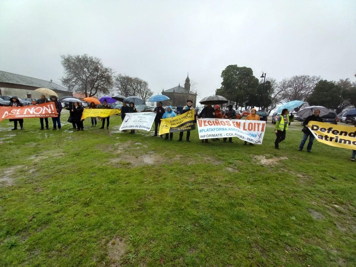 Mobilización contra os eólicos en Amil