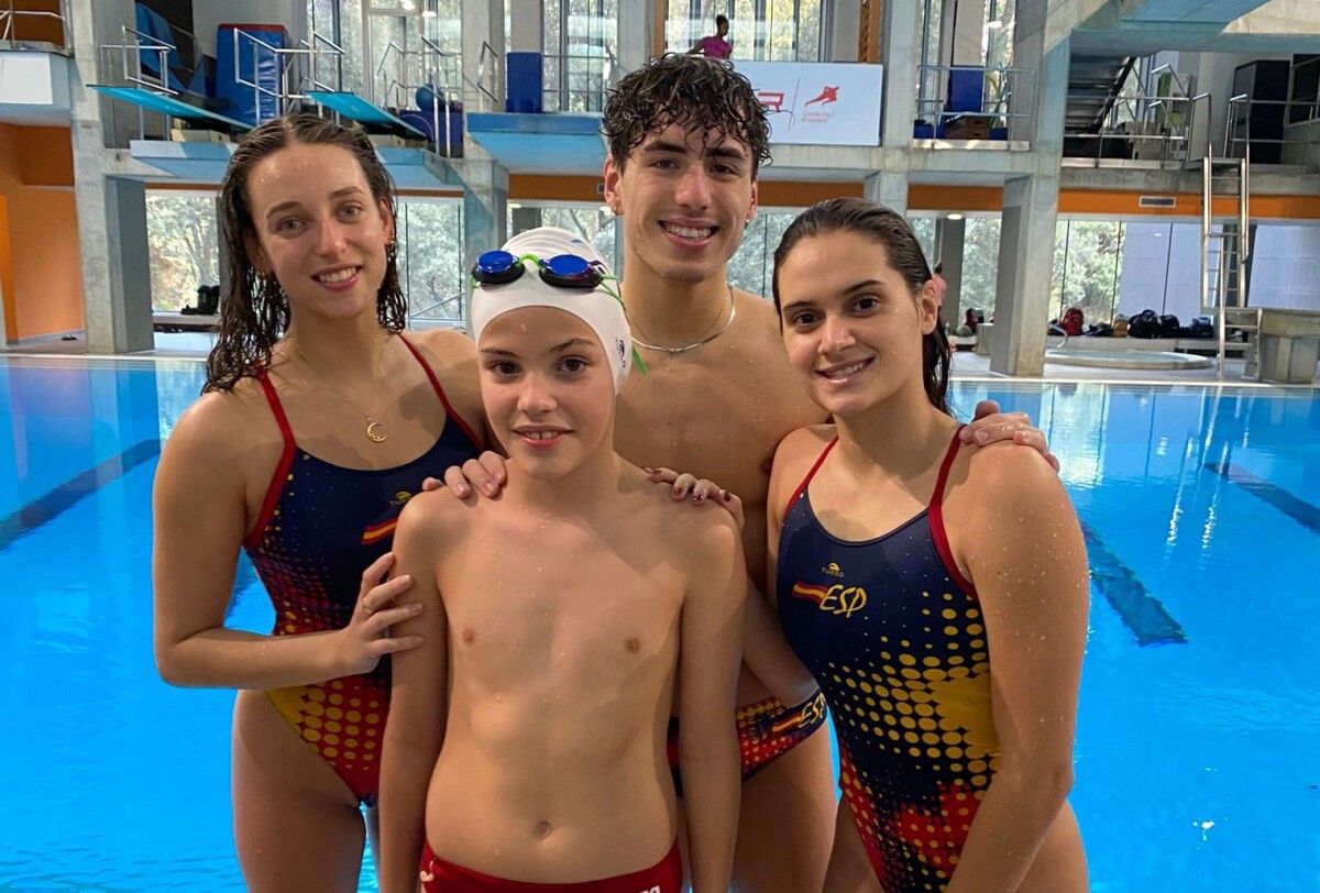 Iván González cos integrantes do dúo mixto da Selección Española Absoluta
