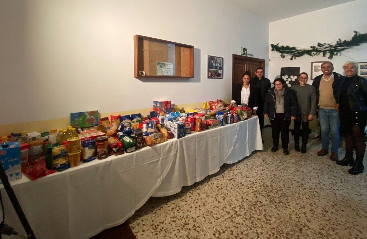 Alimentos doados no Festival benéfico de Samieira