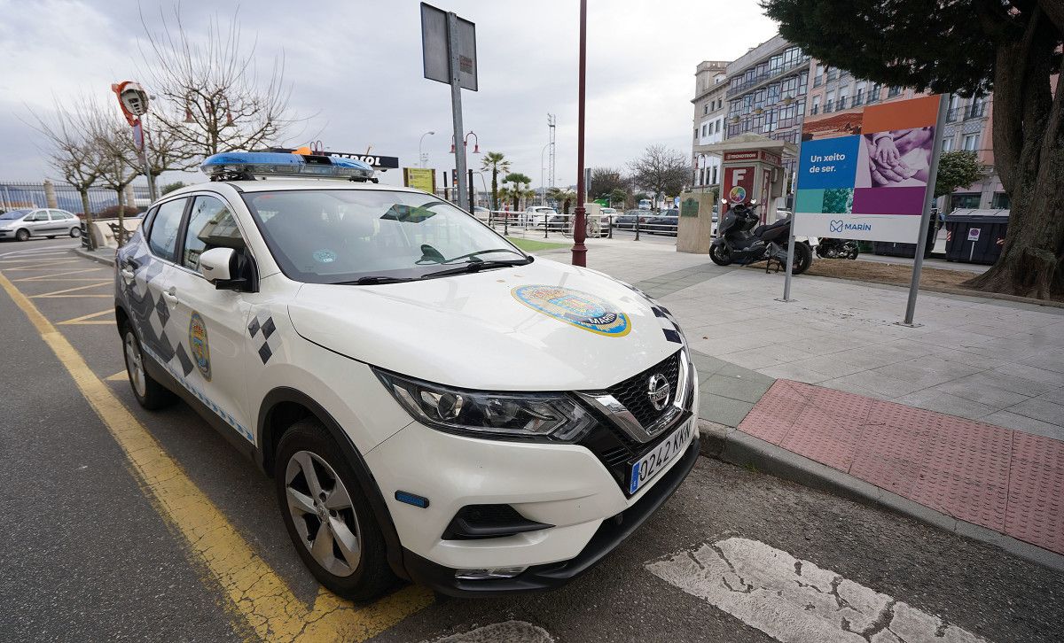 Vehículo de la Policía Local de Marín