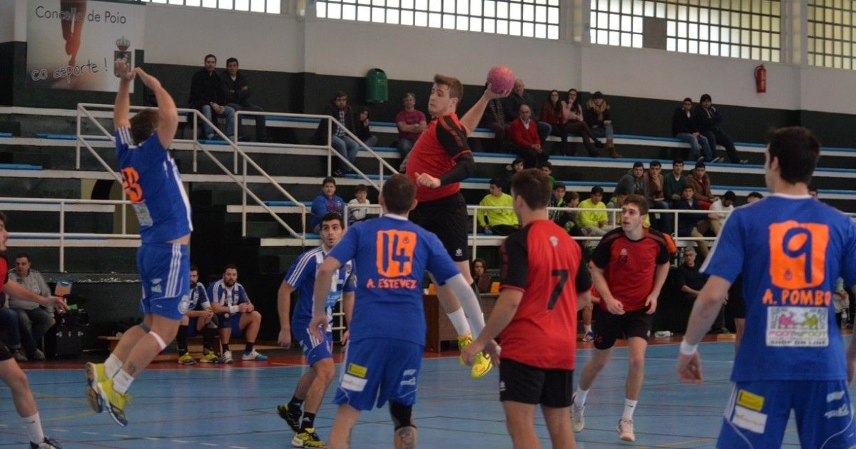 Partido entre Poio Artai y BM Pontevedra en A Seca