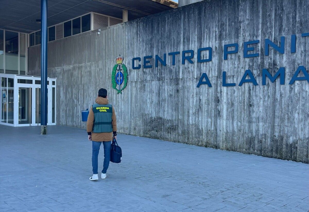 Agente de la Guardia Civil de Ourense, a las puertas de A Lama