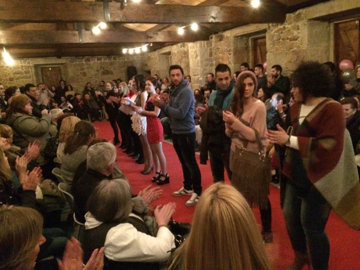 Desfile benéfico organizado por Fervenza da Barosa