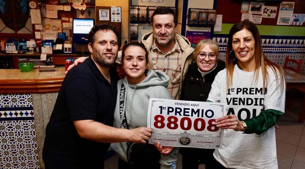 Celebración en Vilagarcía del premio Gordo de la Lotería de Navidad