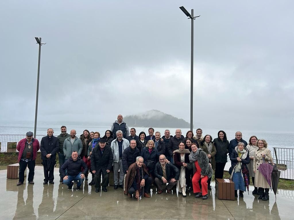 Homenaje a Ricardo Noya al dejar la Capitanía del Puerto de Marín