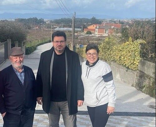 Remate de las obras de humanización del vial del entorno de la iglesia de Padrenda 