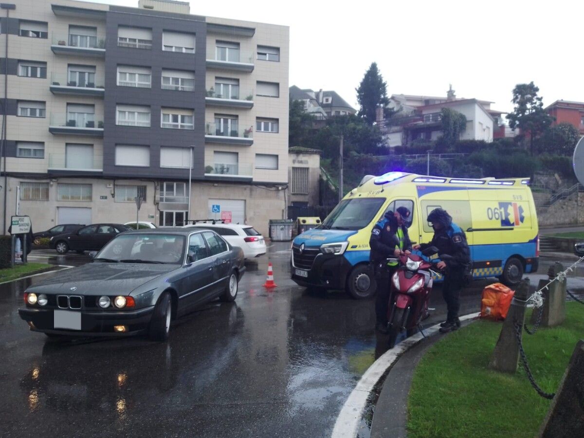 Accidente de tráfico na rotonda da Ponte da Barca