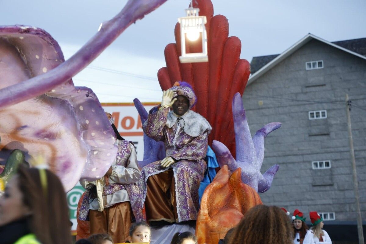 Os Reis Magos despídense cunha festa en Poio 