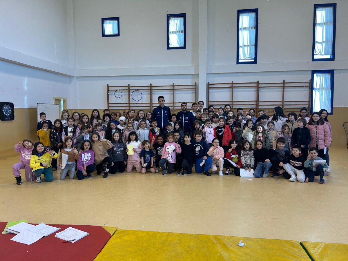 Borja Domínguez e Chiqui visitan o CEIP San Benito de Lérez