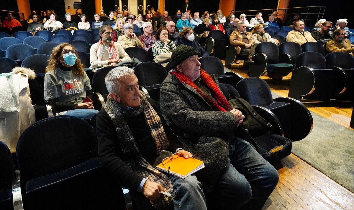 Benito Andrade e Antón Sobral no acto 'Salvemos o Acibal' no Teatro Principal de Pontevedra Benito Andrade e Antón Sobral no acto 'Salvemos o Acibal' no Teatro Principal de Pontevedra