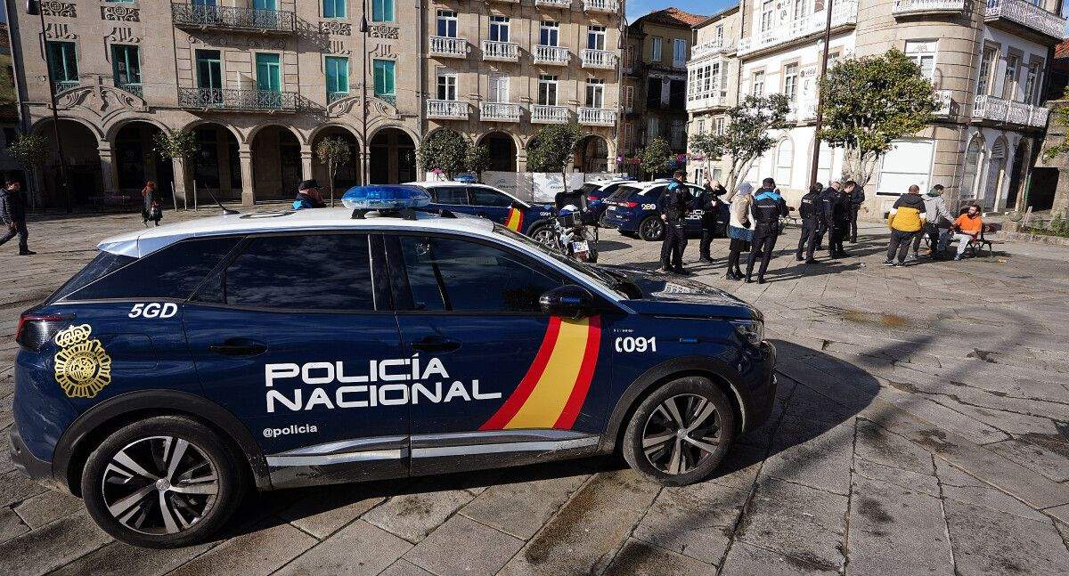 Intervención de las policías Nacional y Local en A Ferrería por una pelea entre dos hombres 
