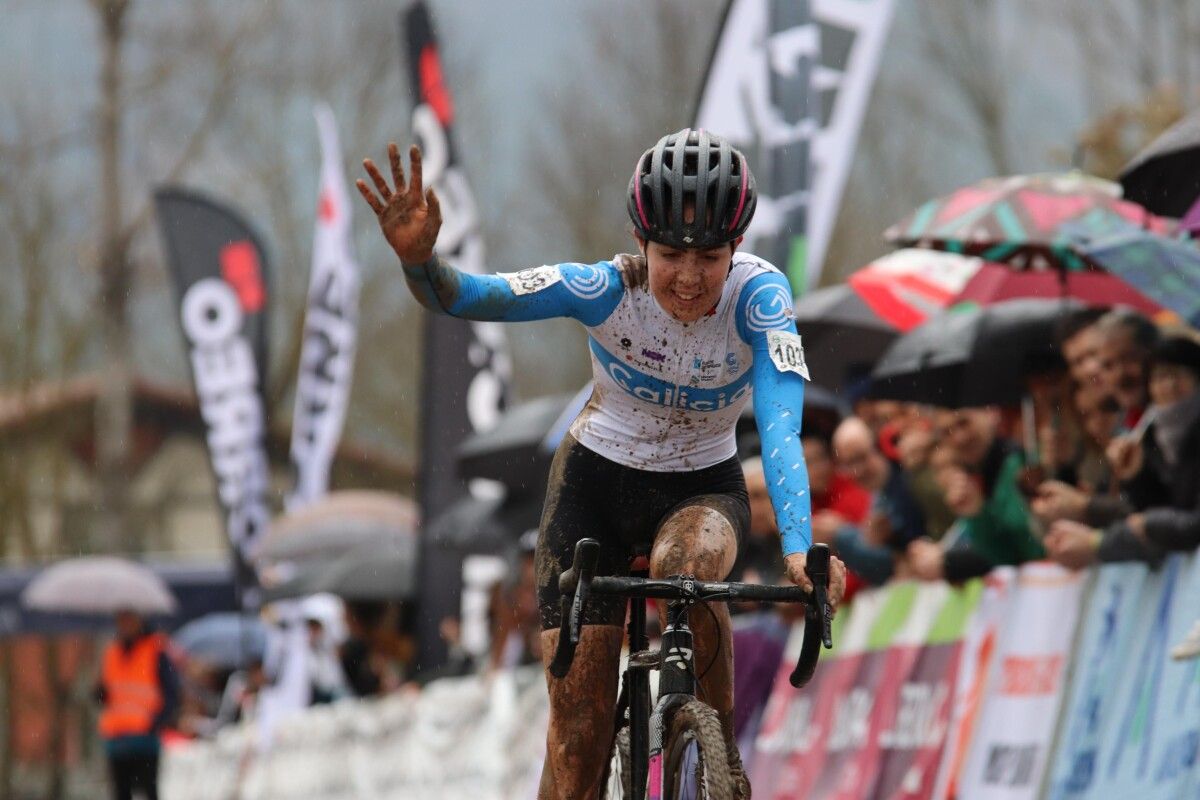 Irene Trabazo no Campionato de España de Ciclocrós en Amurrio
