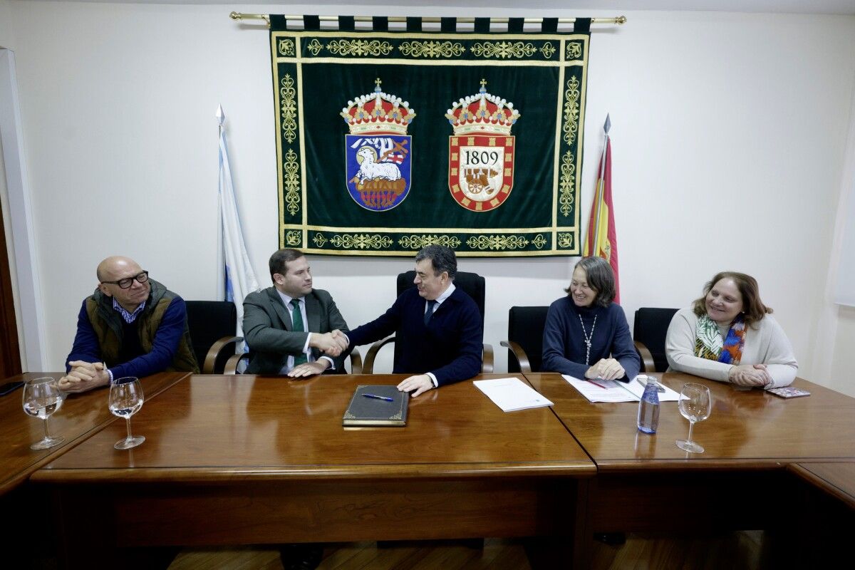 Visita de Román Rodríguez al concello de Cerdedo-Cotobade