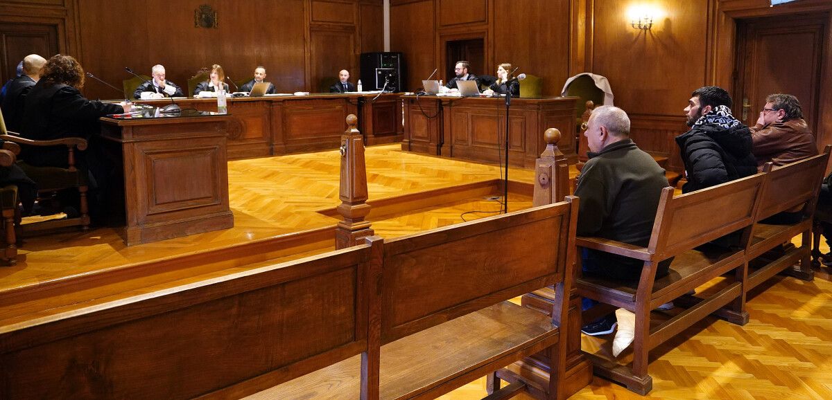 Xuízo contra tres acusados de tráfico de drogas por un alixo de 35 quilos de haxix