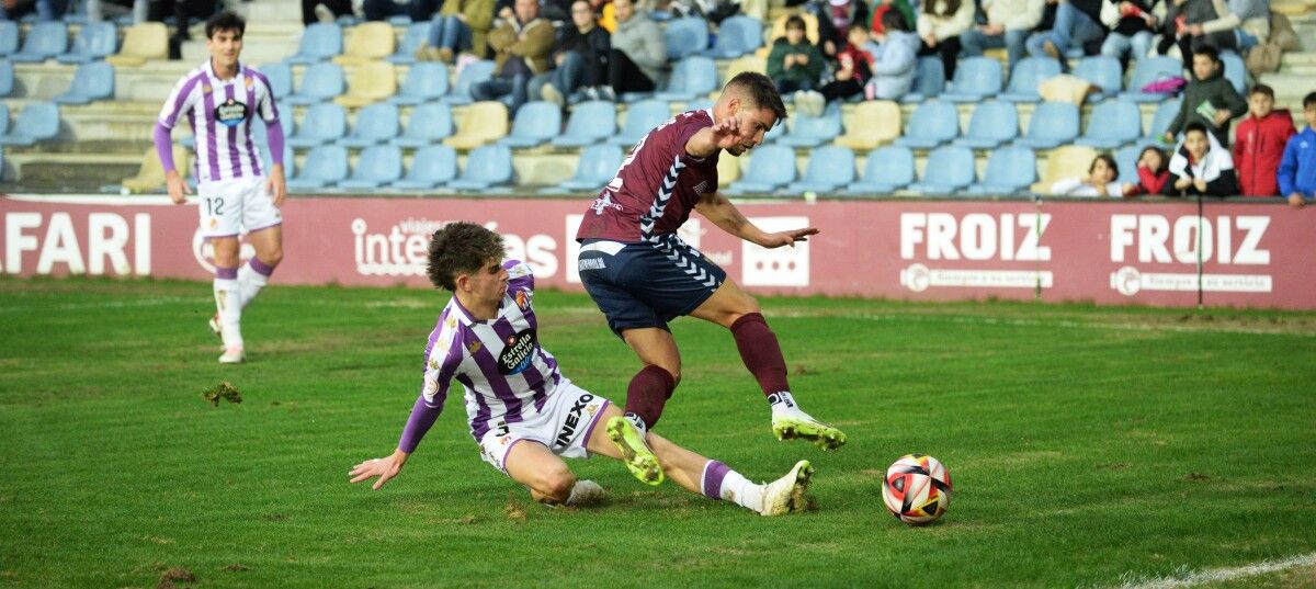 Partido de liga entre Pontevedra e Valladolid Promesas en Pasarón