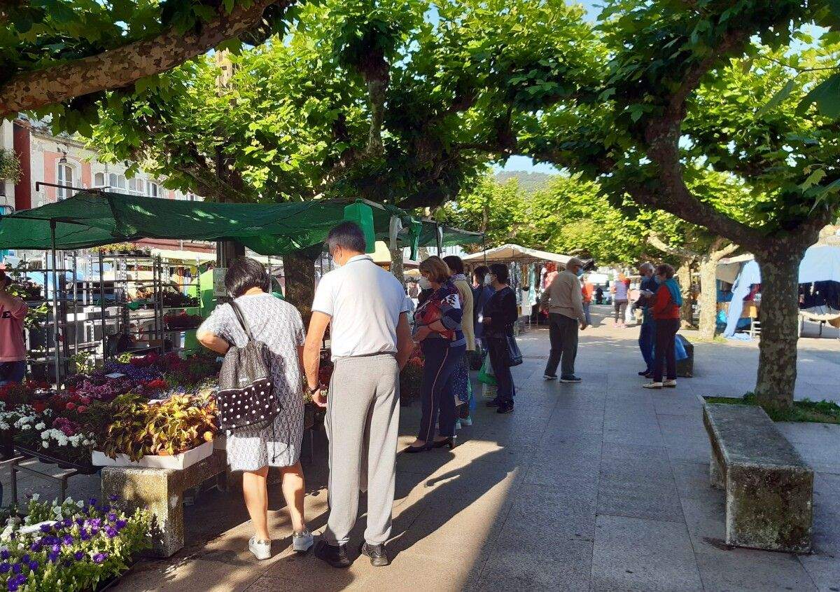 Mercado de venda ambulante en Bueu