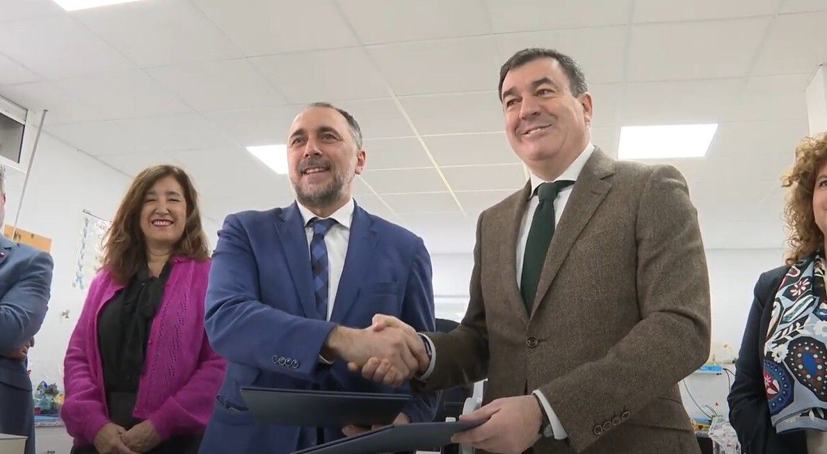 Los conselleiros de Educación y Sanidade firmaron un convenio en el CIFP Montecelo