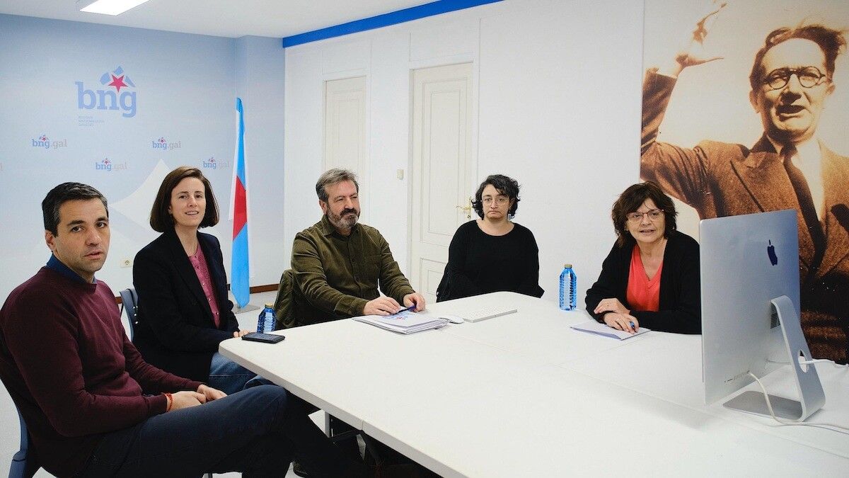 Reunión do BNG coa plataforma de persoas usuarias do tren de media distancia
