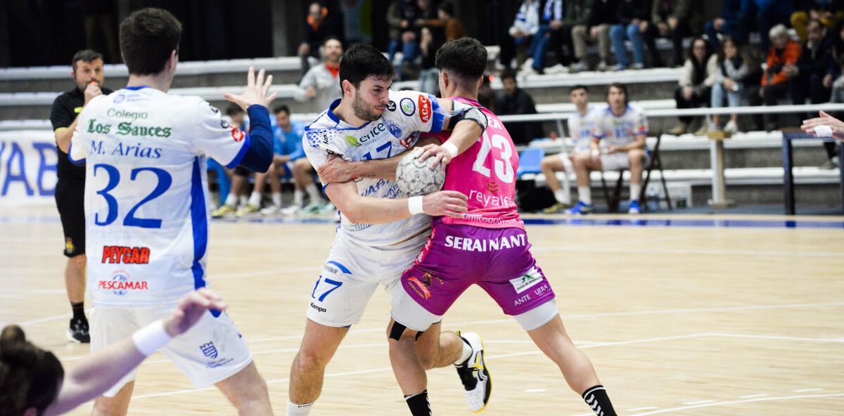 Carlos Pombo, no partido de liga entre Cisne e Dólmenes Antequera no Municipal