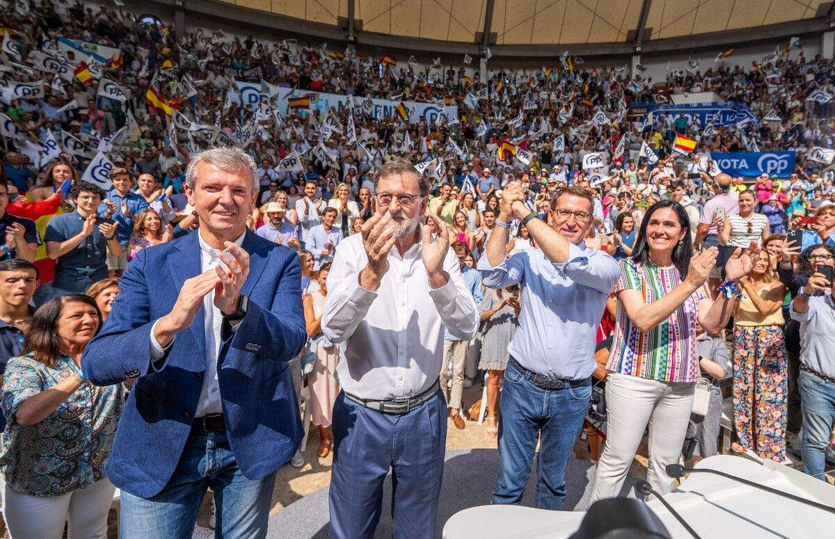 Mitin de Feijóo en la Plaza de Toros de Pontevedra