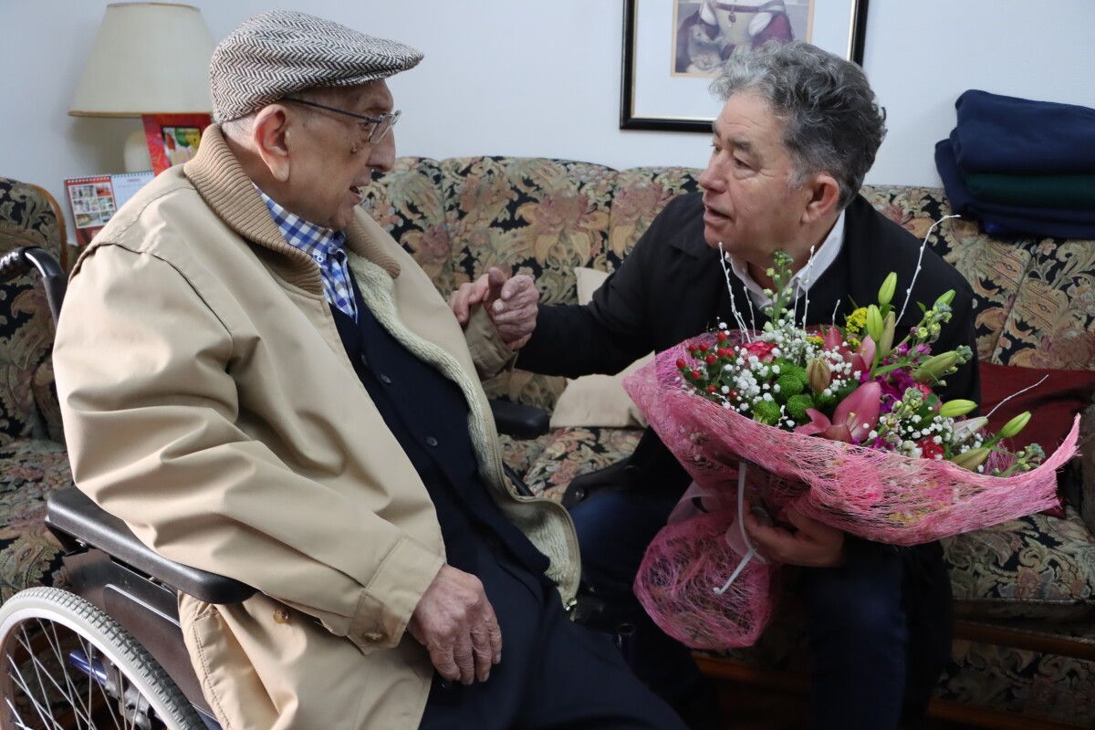 José María López de Guereñu Rey habla con Miguel Anxo Fernández Lores, alcalde de Pontevedra