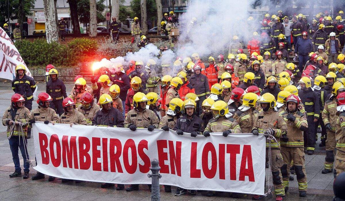 Protesta dos bombeiros dos parques comarcais