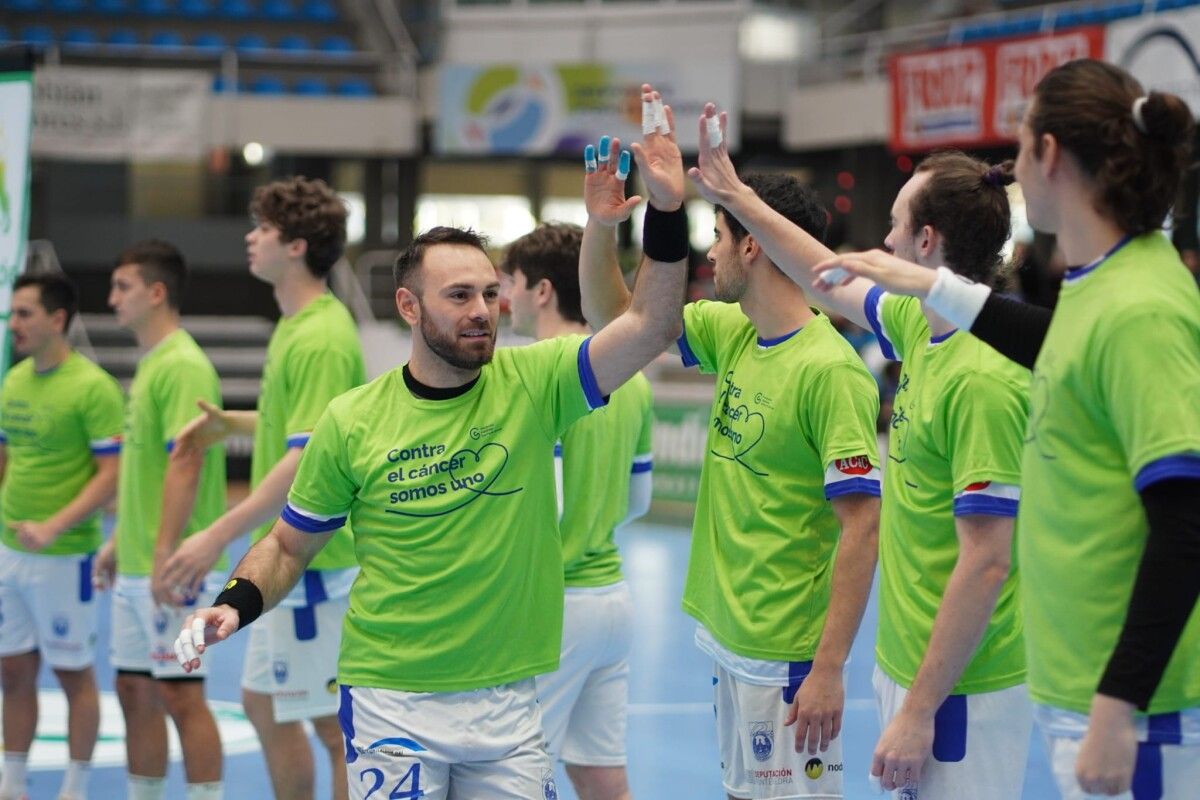 O Club Cisne de balonmán súmase á campaña de Todos contra o Cancro