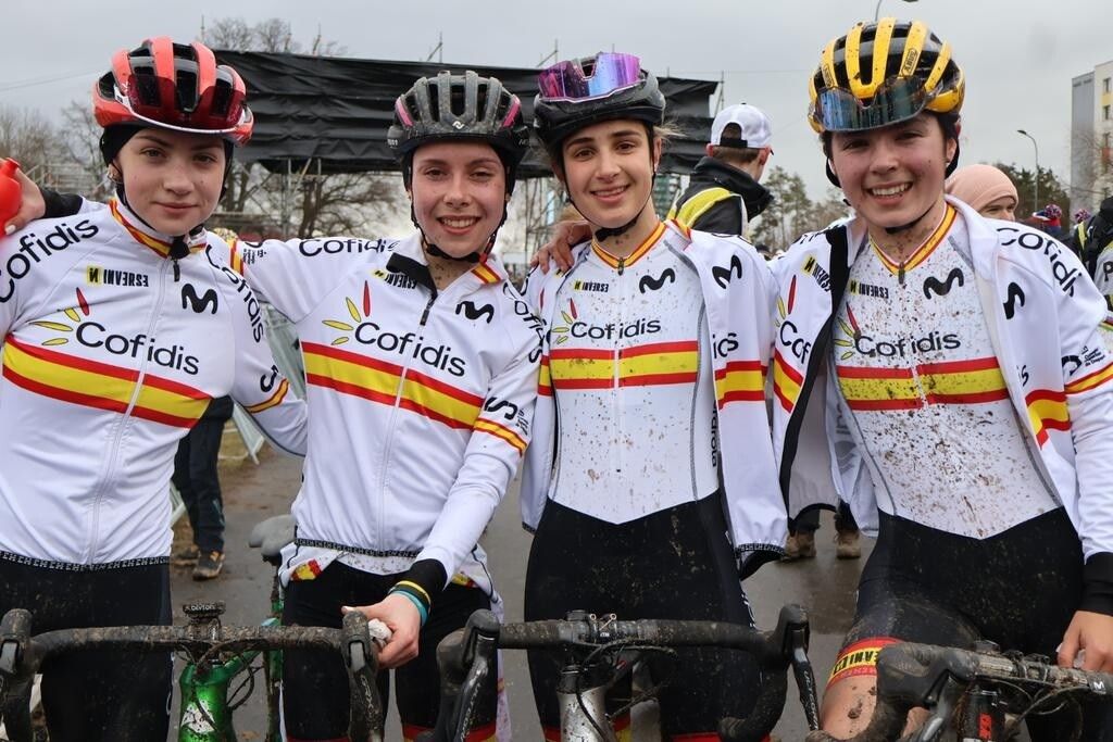 Equipo júnior feminino no Campionato do Mundo de Ciclocross