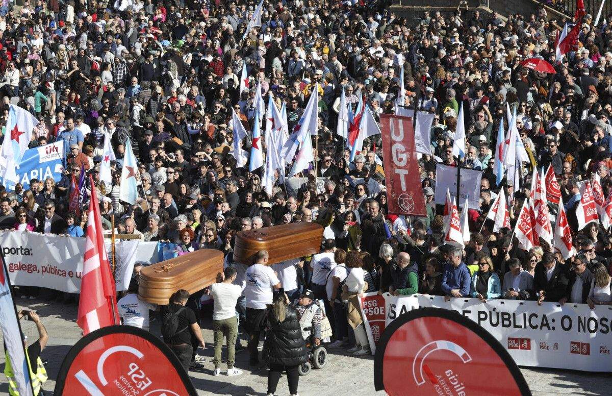 Manifestación organizada por SOS Sanidade Pública