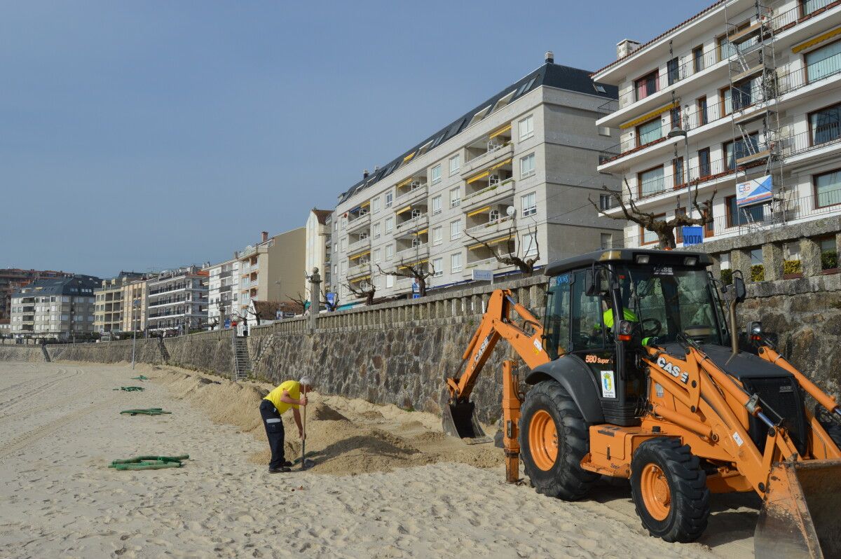 Trabajos para instalar puntos wifi gratuitos en la playa de Silgar
