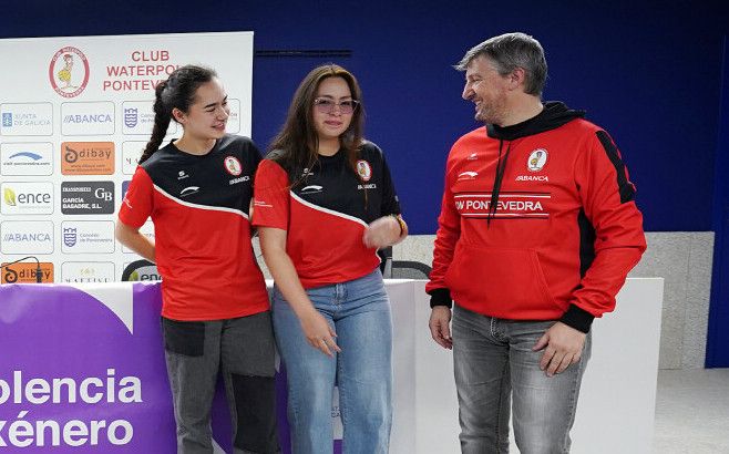 José Tellería (derecha), presidente del Club Waterpolo Pontevedra