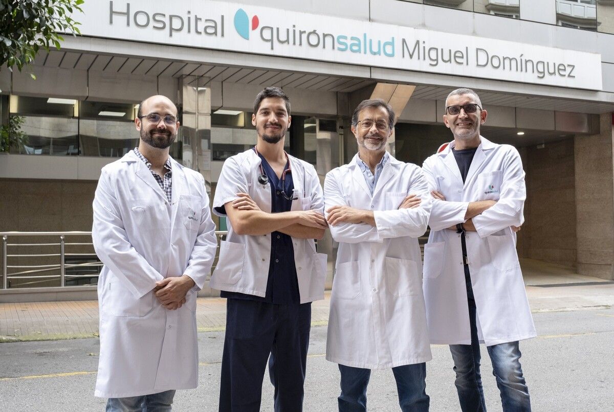 Equipo da Unidade da Dor do Hospital Quirónsalud Miguel Domínguez (de esquerda a dereita): Guillermo Petinal, Lucas Paseiro, Evaristo Mosquera e Óscar Alonso Correa
