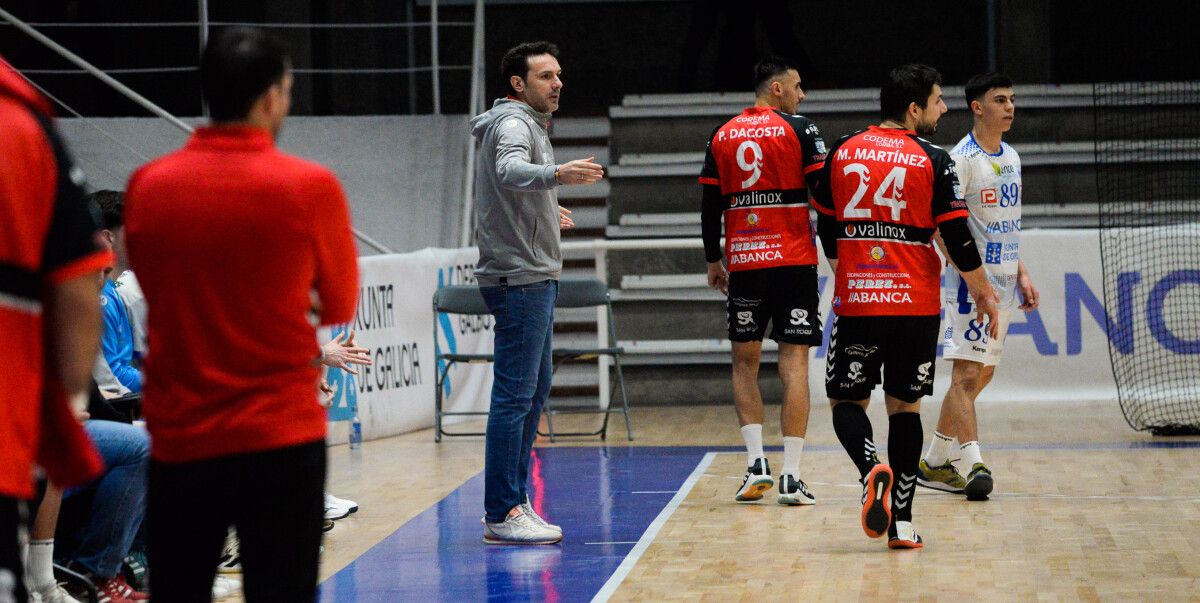 Jabato, no partido de liga entre Cisne e Atlético Novás no Municipal