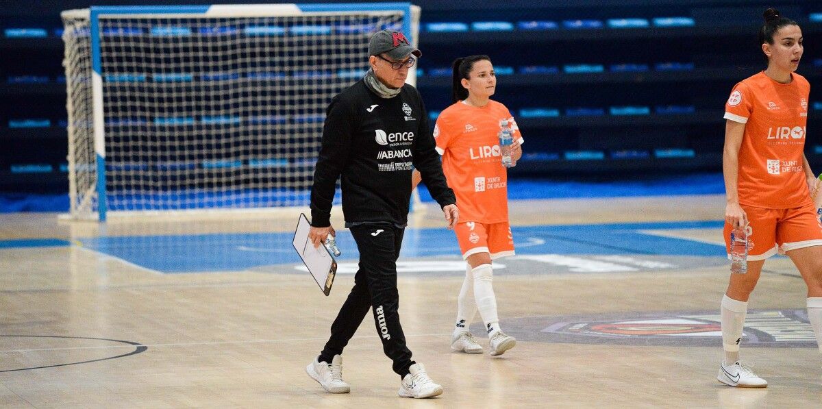 Partido de liga entre Marín Futsal y Atlético Torcal en A Raña