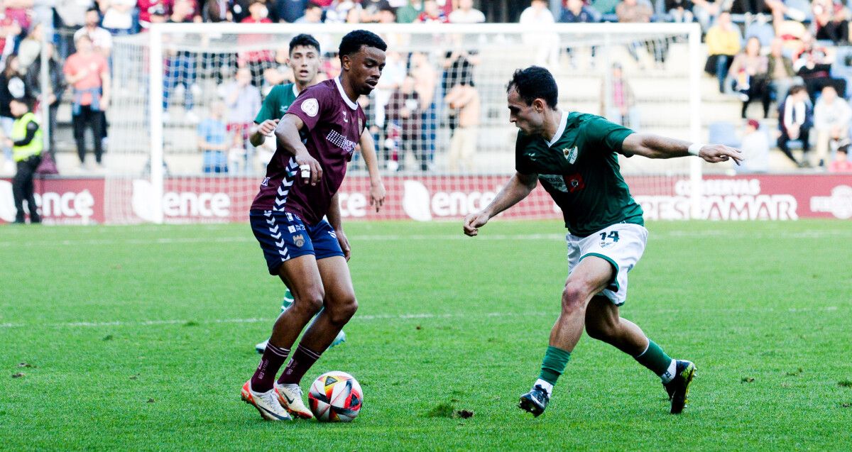 Dalisson, no partido de liga entre Pontevedra e Coruxo en Pasarón