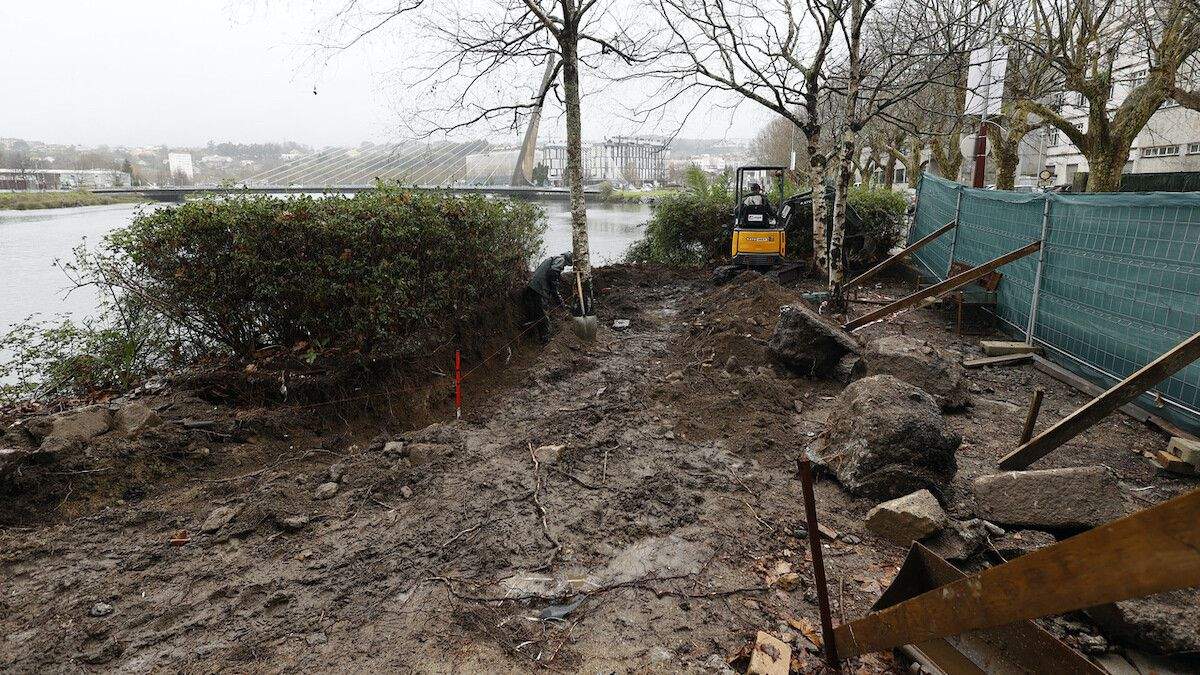 Obras de renovación do miradoiro sobre o Lérez na Avenida de Bos Aires