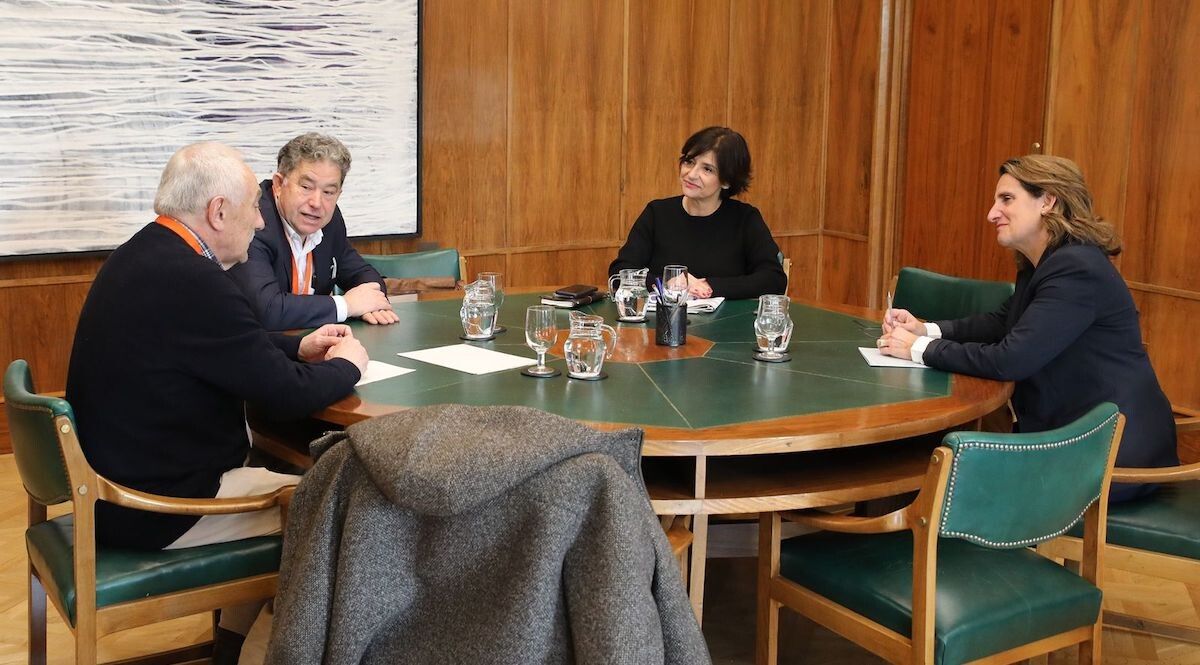 Entrevista de Fernández Lores con la ministra para la Transición Ecológica, Teresa Ribera