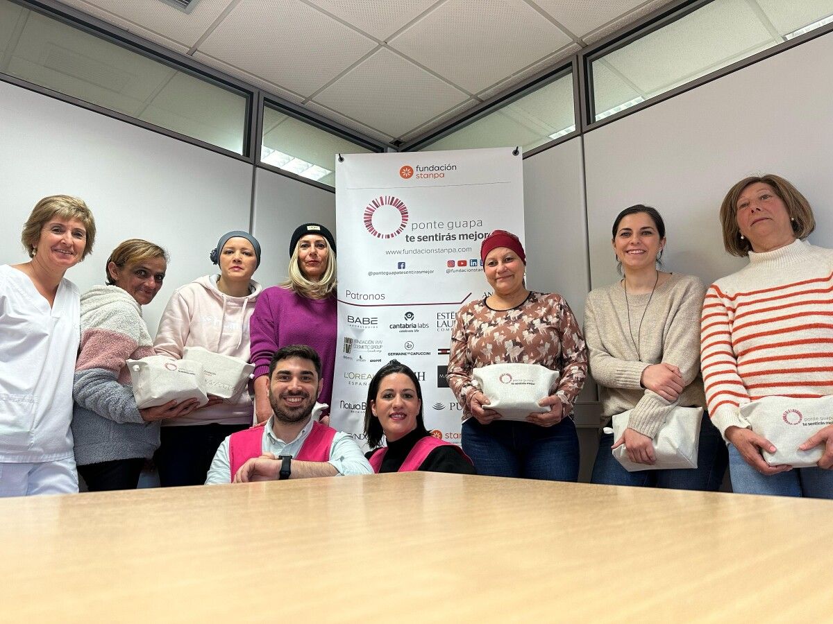 Pacientes oncológicas participantes en los talleres de cosmética y maquillaje