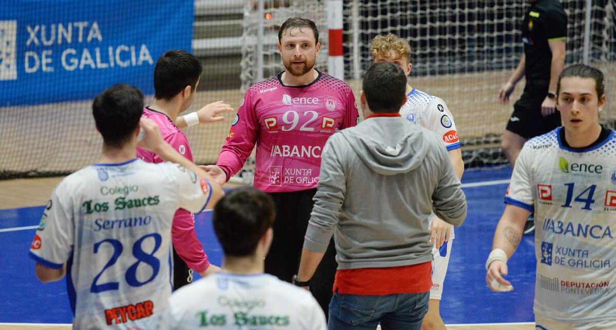 Roney Franzini (92), no partido de liga entre Cisne e Ciudad Real no Municipal