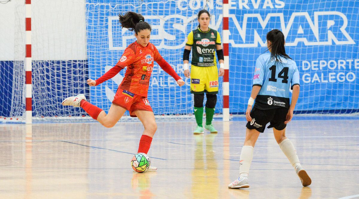 Partido de liga entre Poio Pescamar e Viaxes Amarelle na Seca