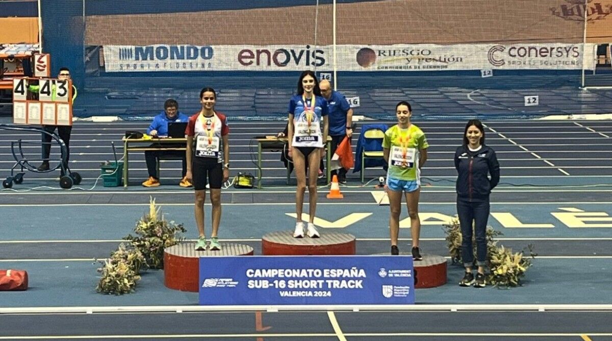 Sabela Castelo, no podio do Campionato de España Sub-16 en Valencia