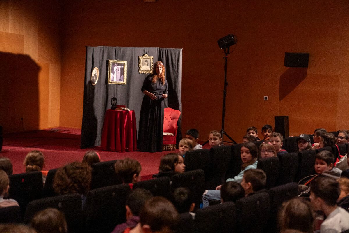 Raquel Queizás estrenó 'Descubrindo magas' en el Salón do Libro