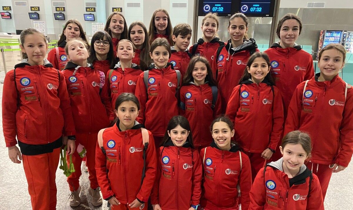 Deportistas do Galaico Sincro no Campionato de España Alevín-Infantil de Inverno en Sabadell