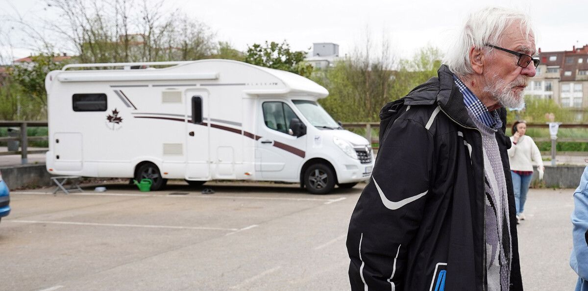 Gunter, en su autocaravana mientras espera a Molly