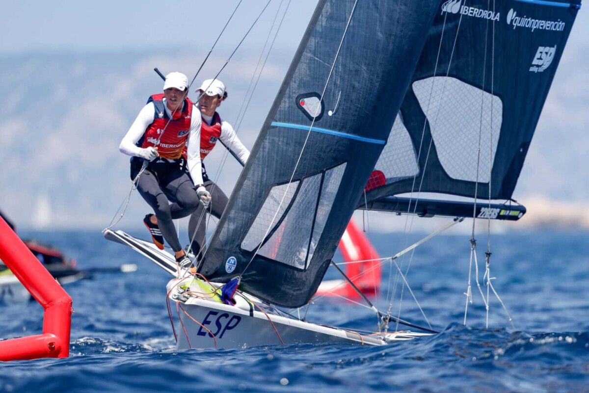 Támara Echegoyen y Paula Barceló, durante una regata