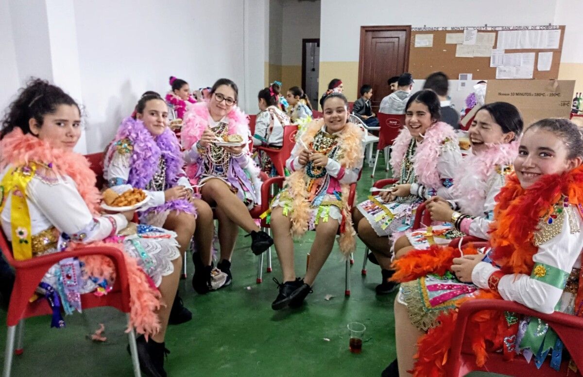 Un grupo de Madamas y Galáns descansando