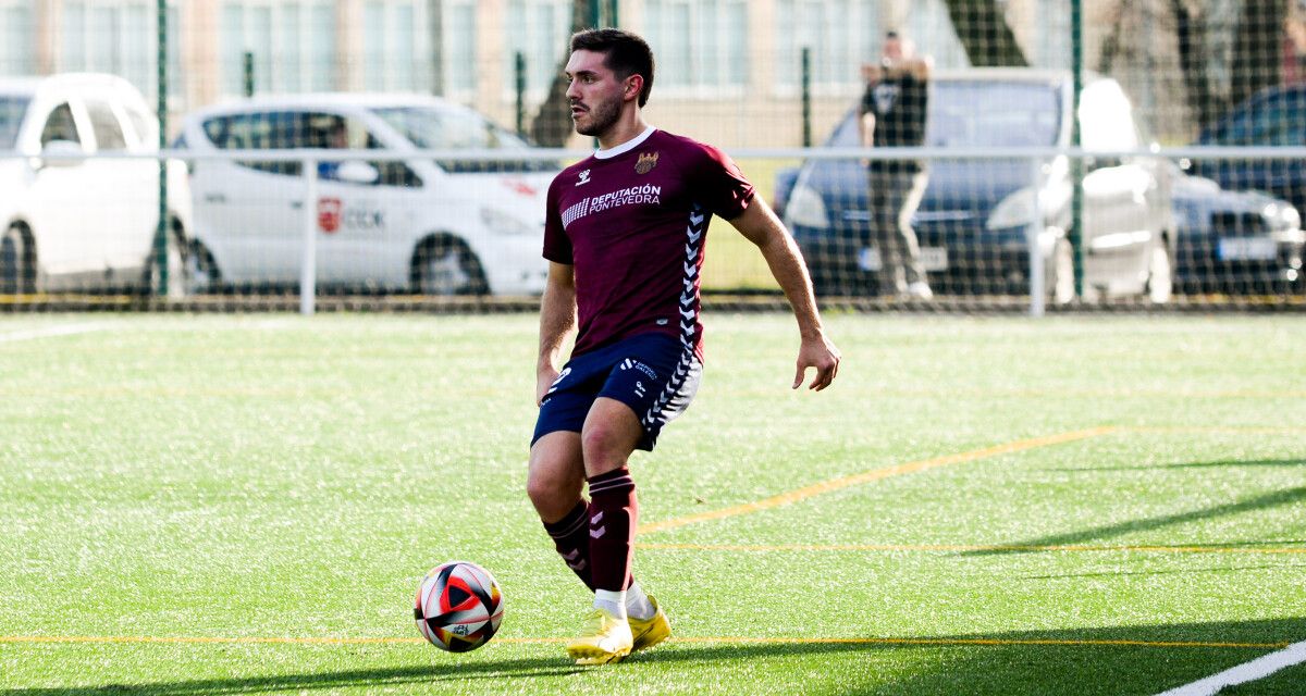 Partido entre Pontevedra B y Arteixo en el Manolo Barreiro