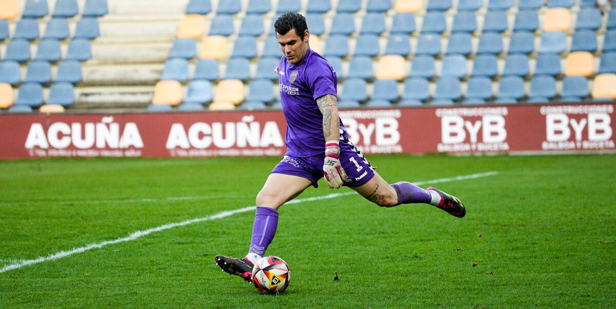 Edu Sousa, no partido de liga entre Pontevedra e Coruxo en Pasarón