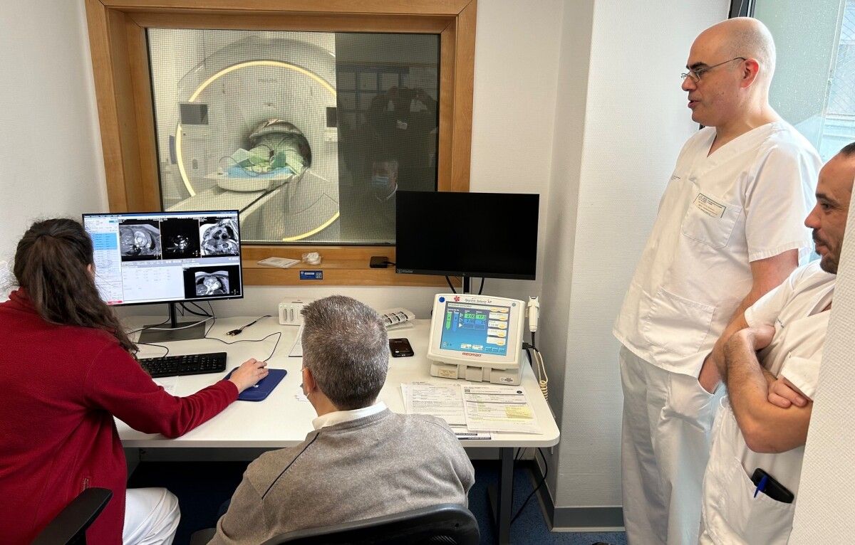 Novo equipamento de resonancia magnética no hospital Montecelo